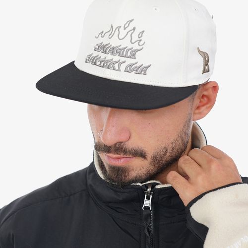 Grimey Snow Fox Bicolor Snapback Cap