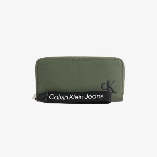 Calvin Klein Ultralight Za W/Wristlet