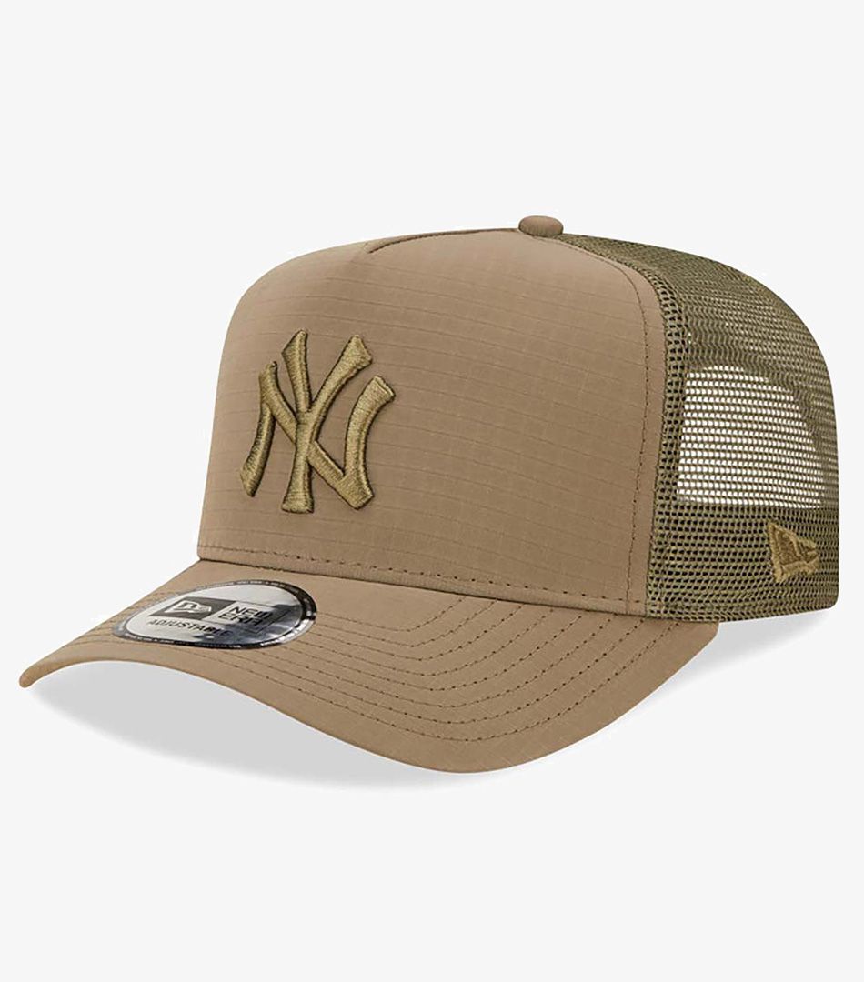 New Era New York Yankees Tech A-Frame Trucker Cap