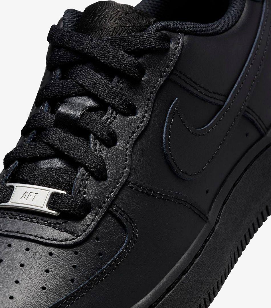 Nike Air Force 1 LE
