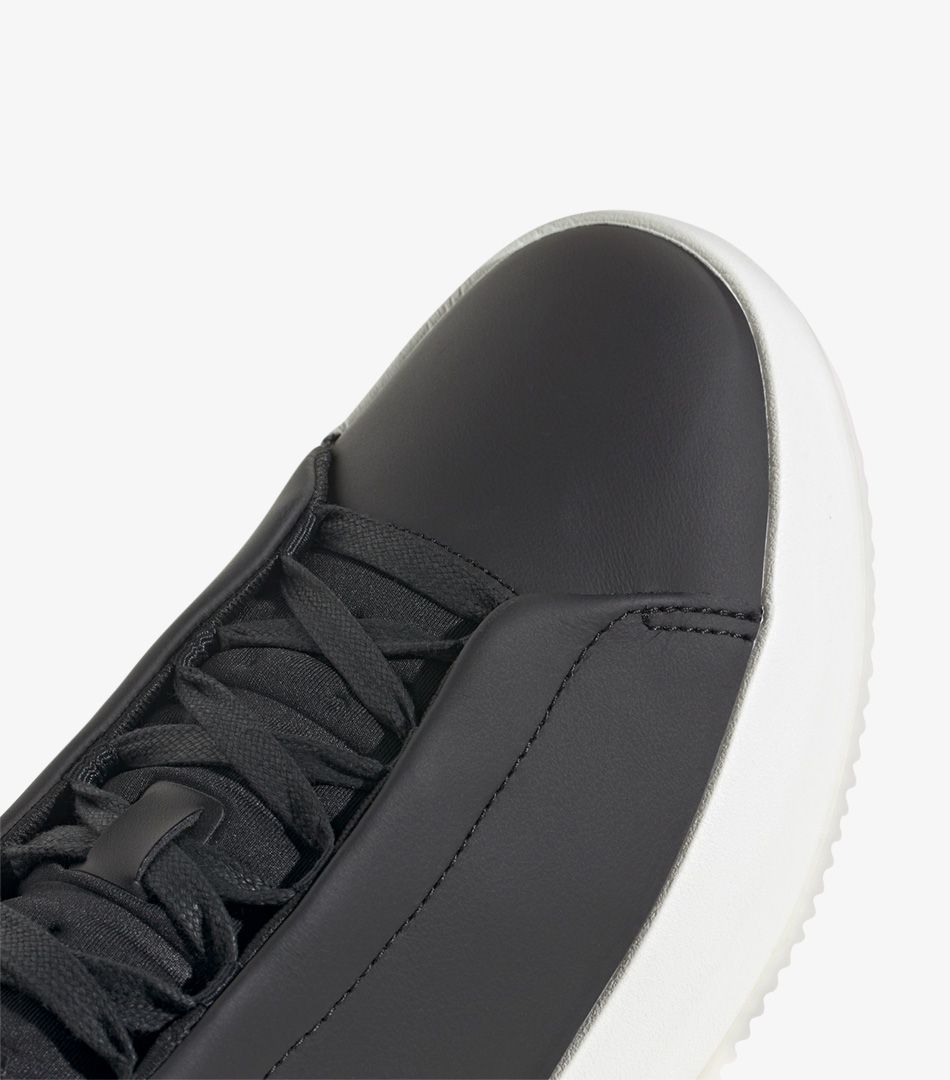 Adidas Acesmash