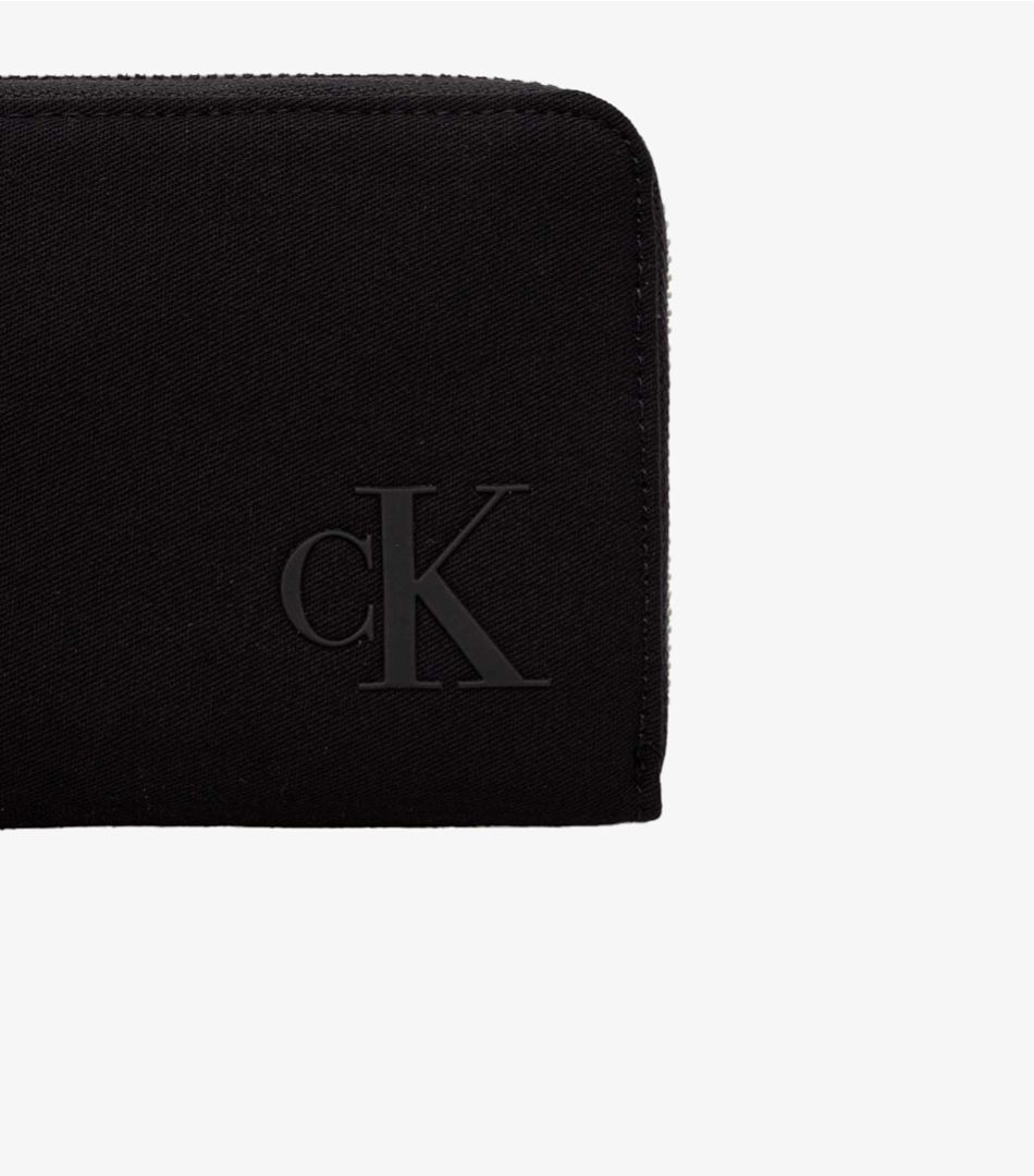 Calvin Klein Ultralight Za W/Wristlet